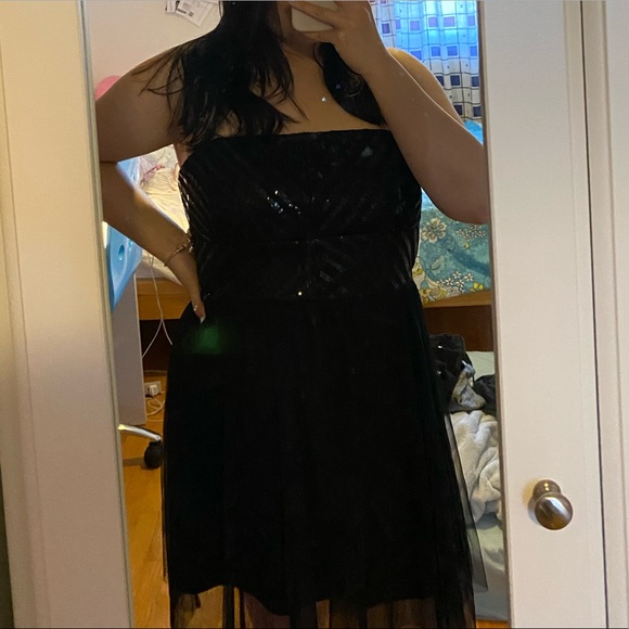 Strapless Black sequin dress - Picture 3 of 4